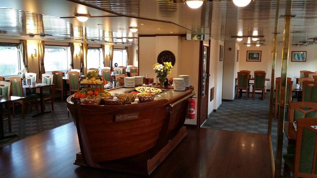 Florentina Boat Praha Bagian luar foto