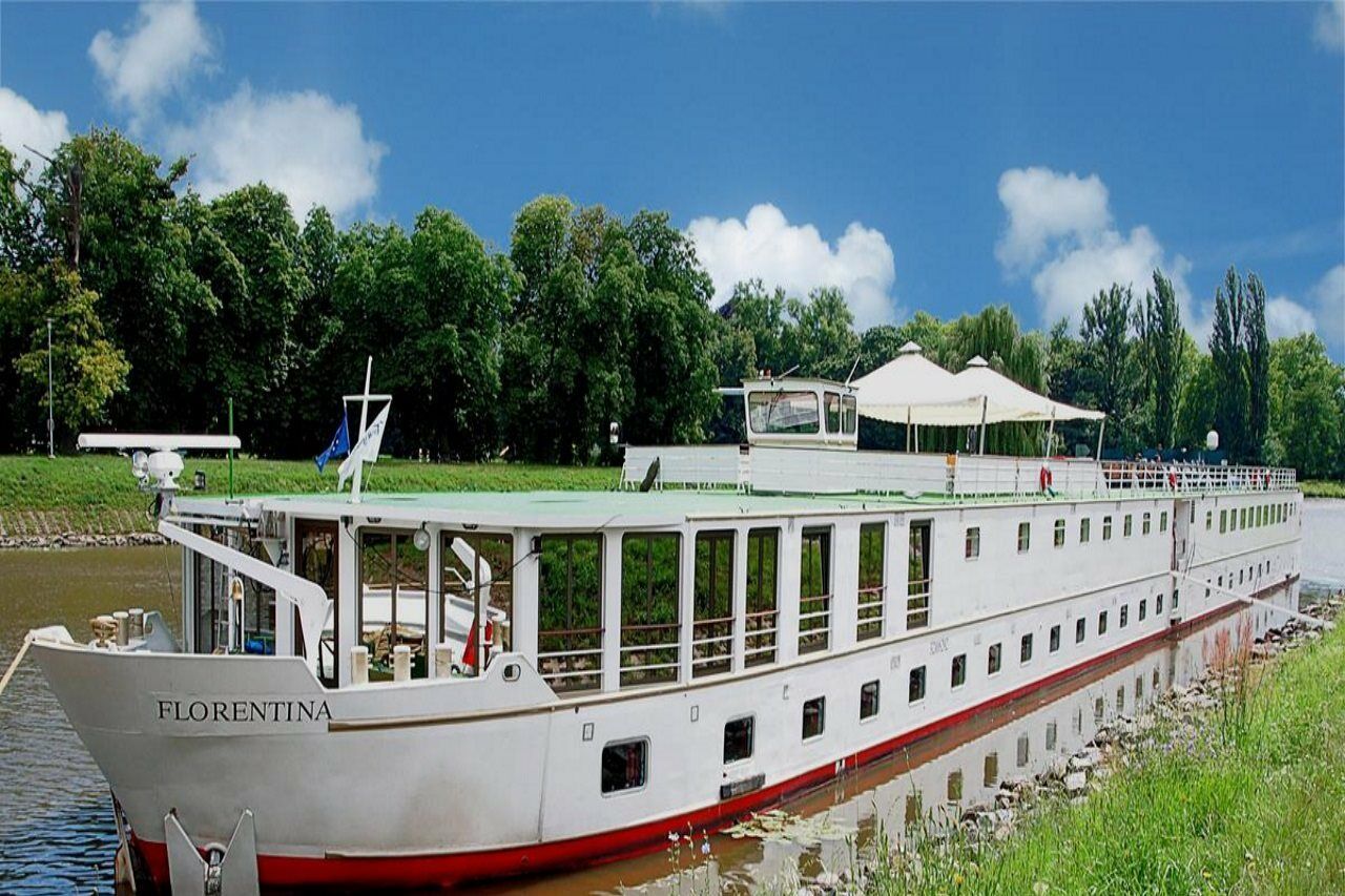 Florentina Boat Praha Bagian luar foto
